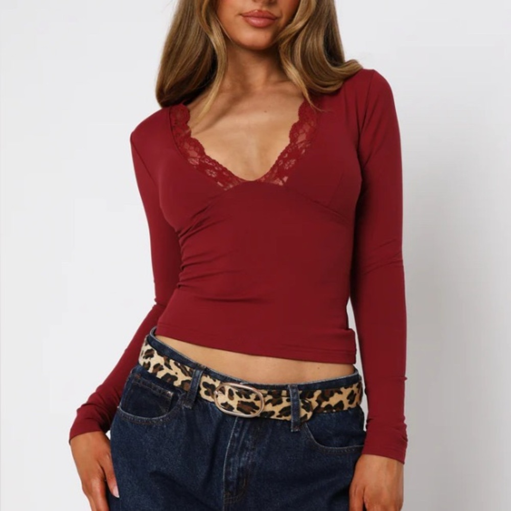 ✨White Fox Boutique Knew That All Along Long Sleeve Top Wine✨